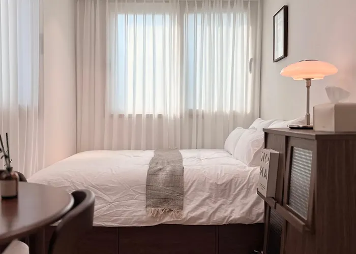 연남홍대신촌공항철도3베드짐보관주차테라스 Appartement